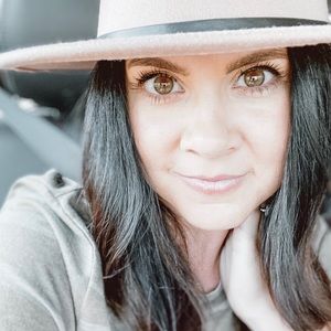 Meet your Posher, Janelle